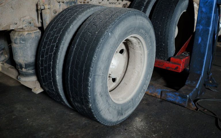 Air Brake Chambers Explained: Types, Sizes, and When to Replace